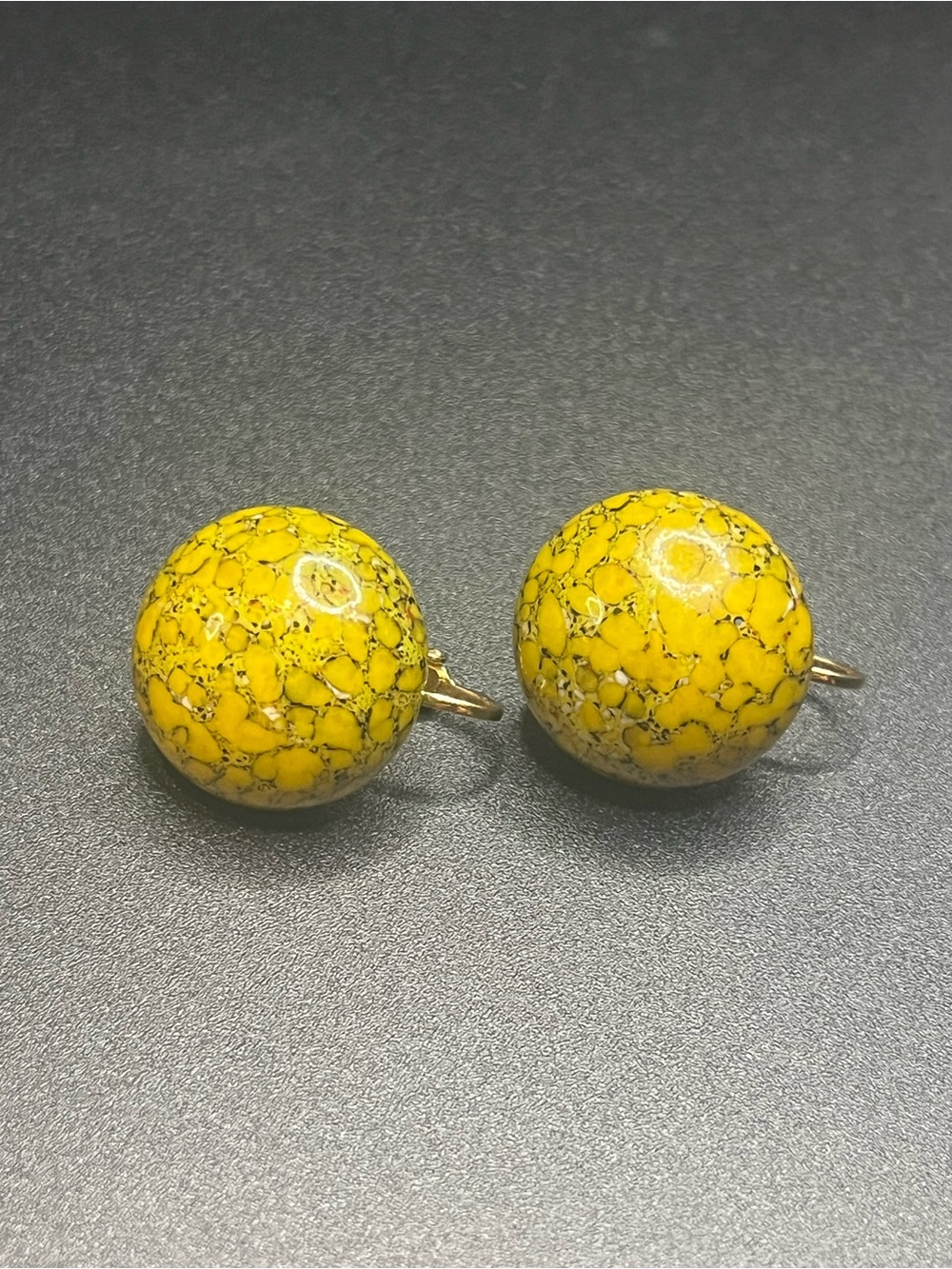 Vintage Yellow Art Glass Dome Clip On Earrings Murano Style Gold Tone